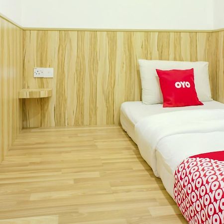 Oyo 90028 Ragula Hotel Johor Bahru Exterior photo