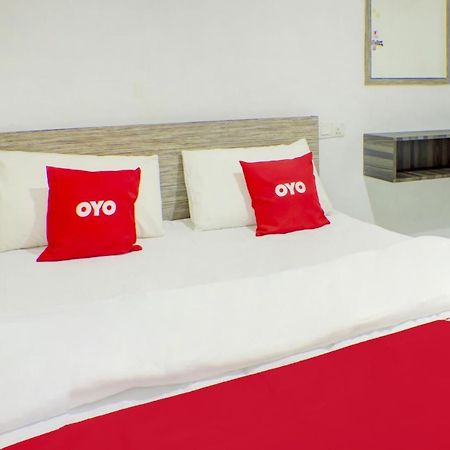 Oyo 90028 Ragula Hotel Johor Bahru Exterior photo